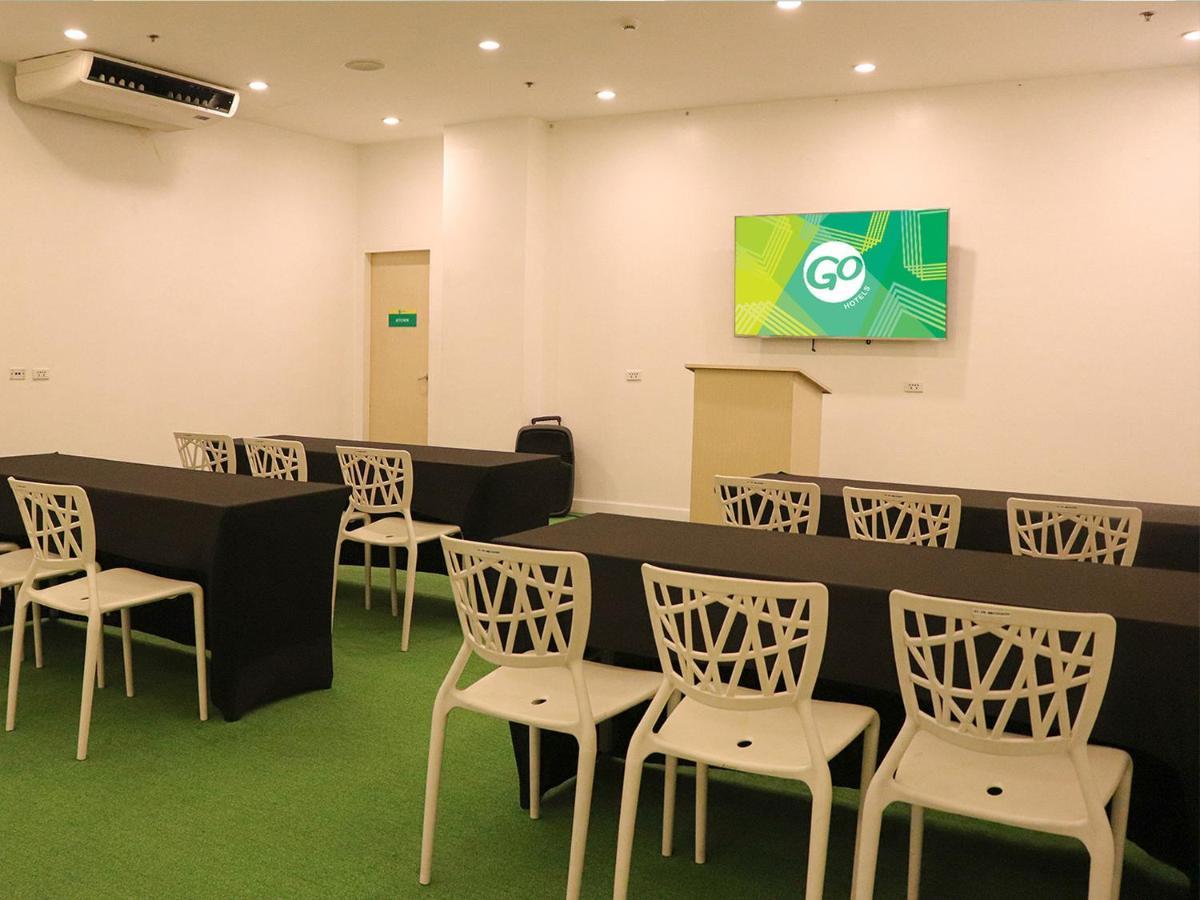 Go Hotels Timog Quezon City Εξωτερικό φωτογραφία