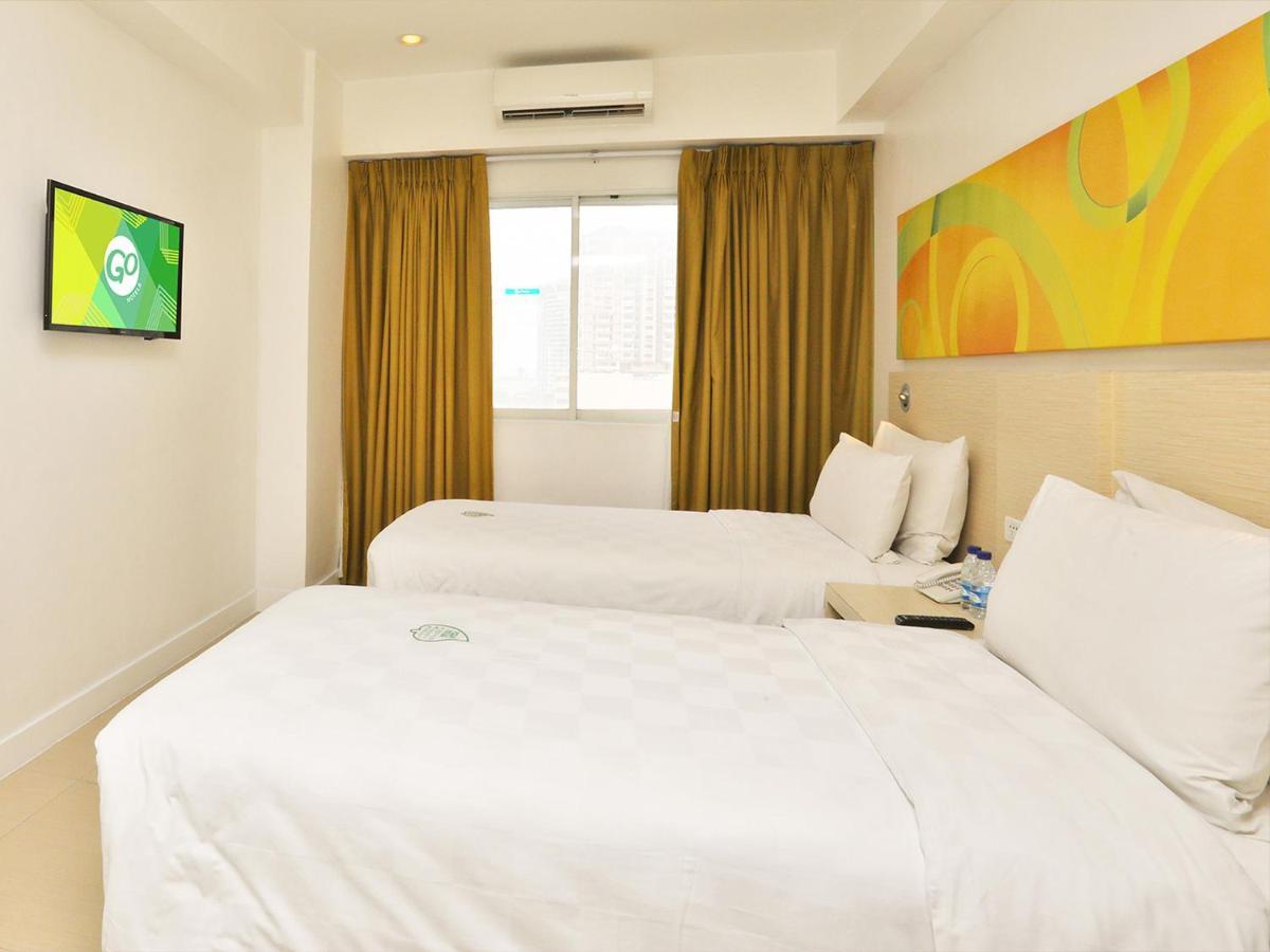 Go Hotels Timog Quezon City Εξωτερικό φωτογραφία