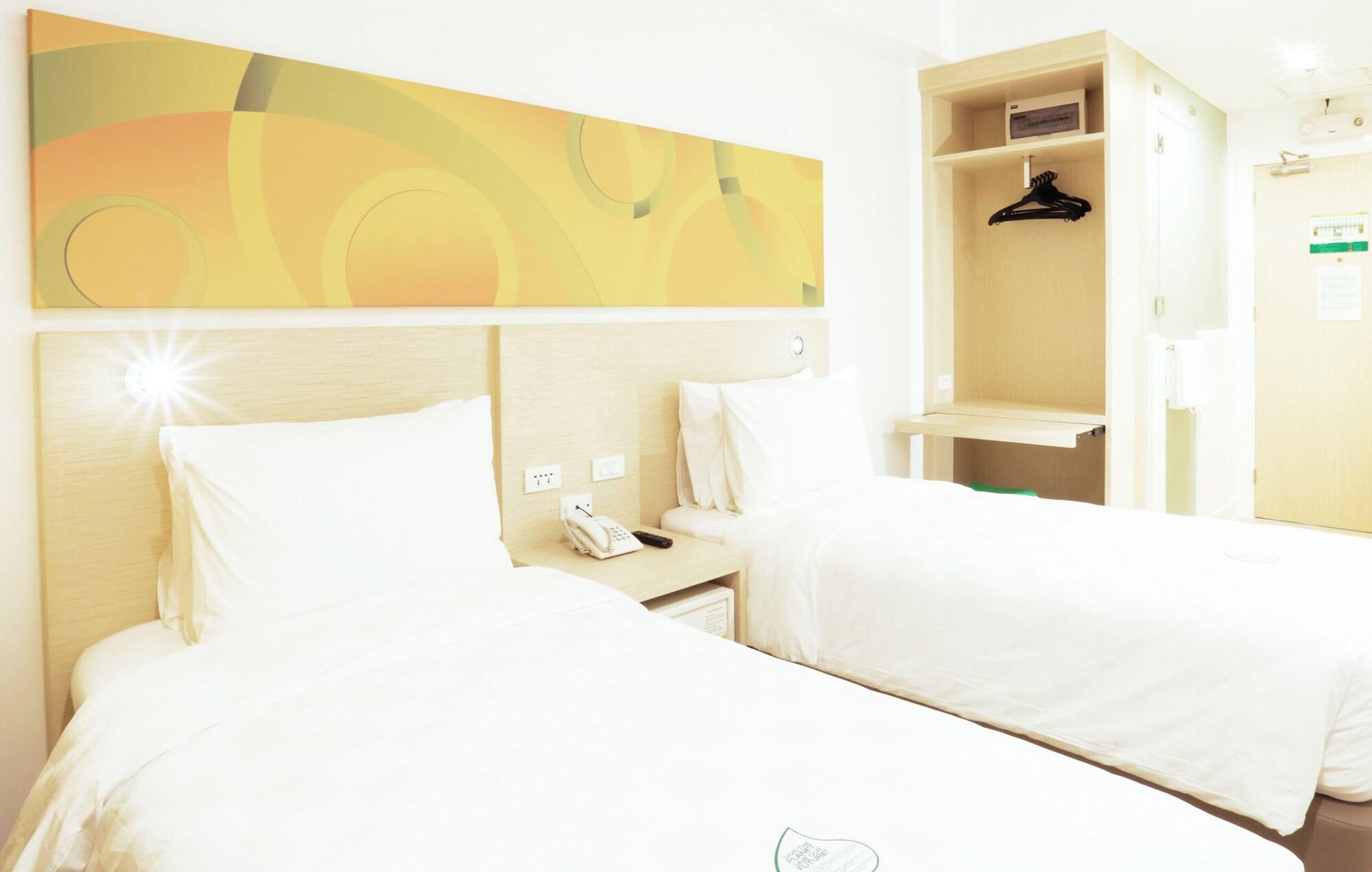 Go Hotels Timog Quezon City Εξωτερικό φωτογραφία