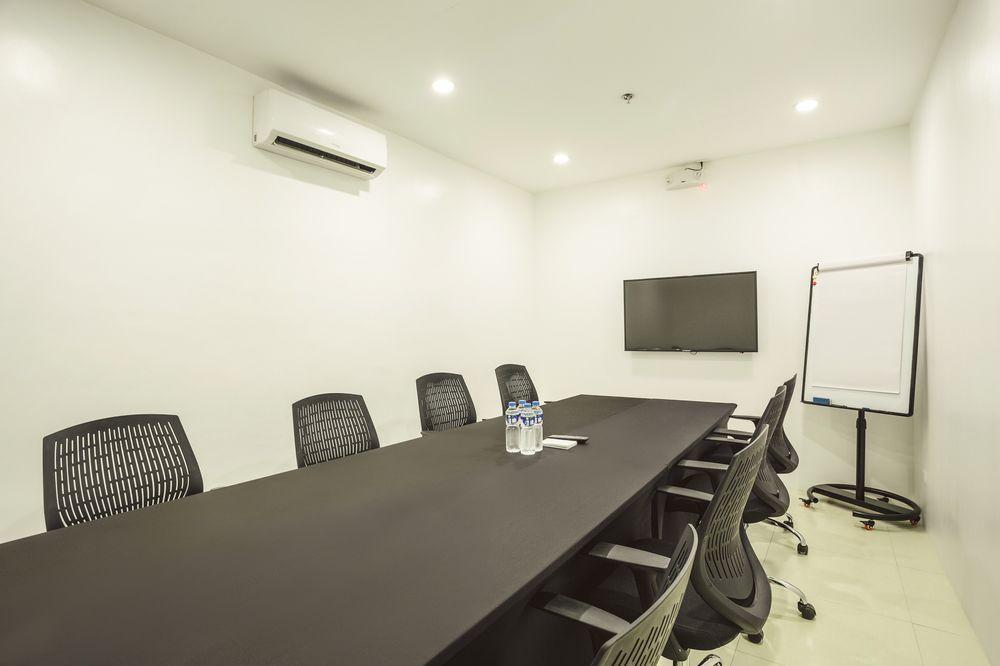 Go Hotels Timog Quezon City Εξωτερικό φωτογραφία