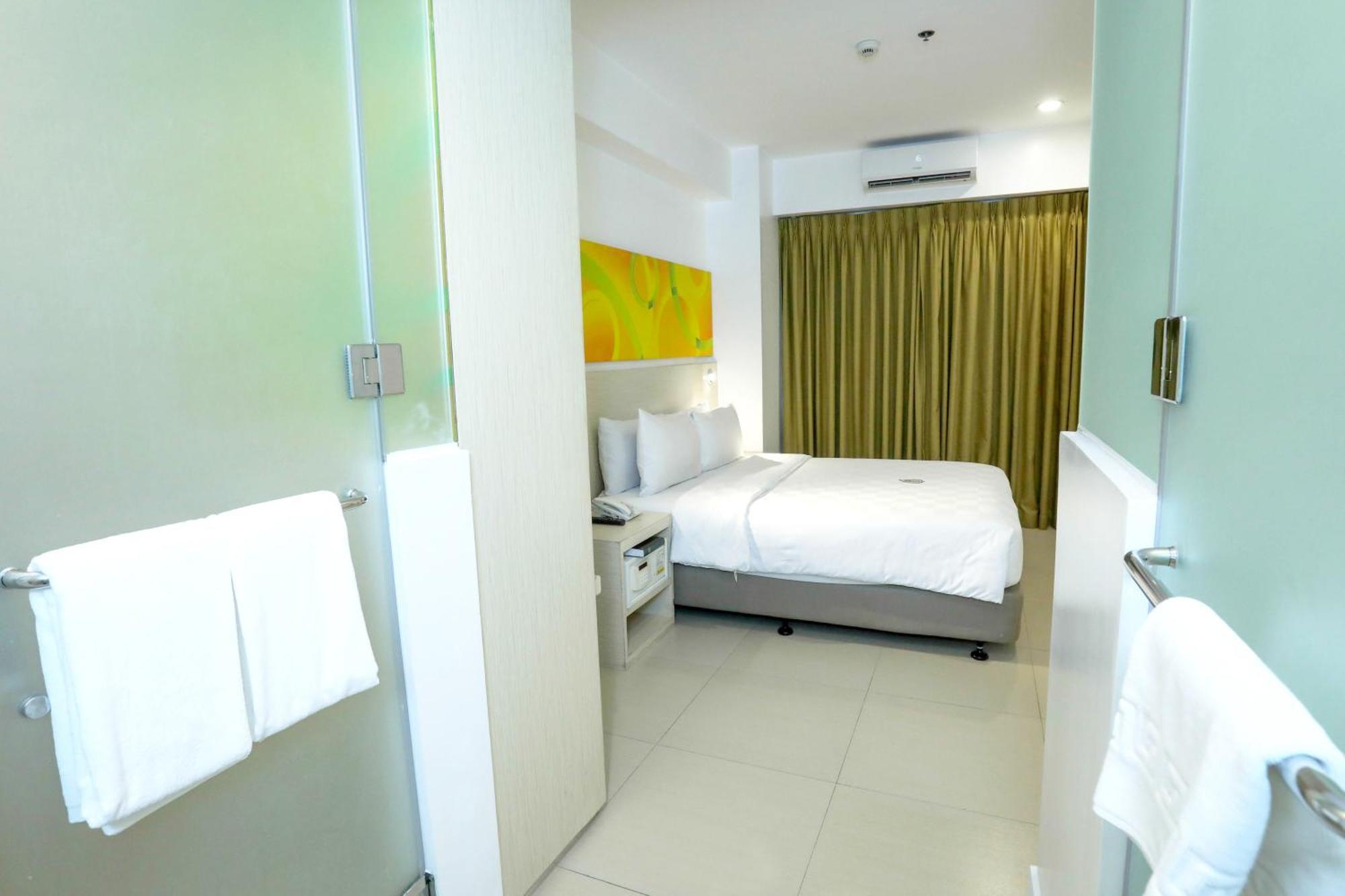 Go Hotels Timog Quezon City Εξωτερικό φωτογραφία